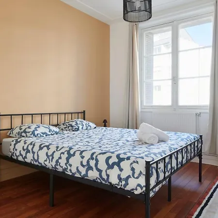 Les Quais La Gare Ναντ