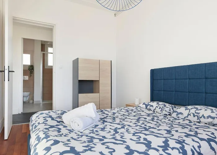 Les Quais, La Gare, La Ville, à Pied ! Nantes