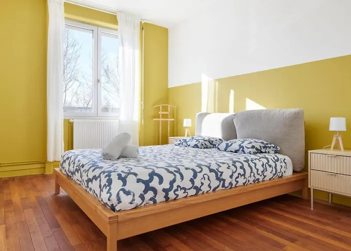 Les Quais, La Gare, La Ville, à Pied ! Nantes